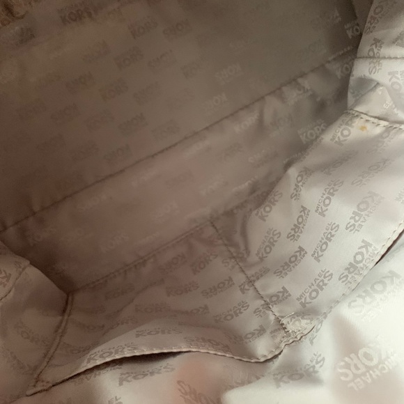 SOLD! Michael Kors Handbag - Picture 10 of 14